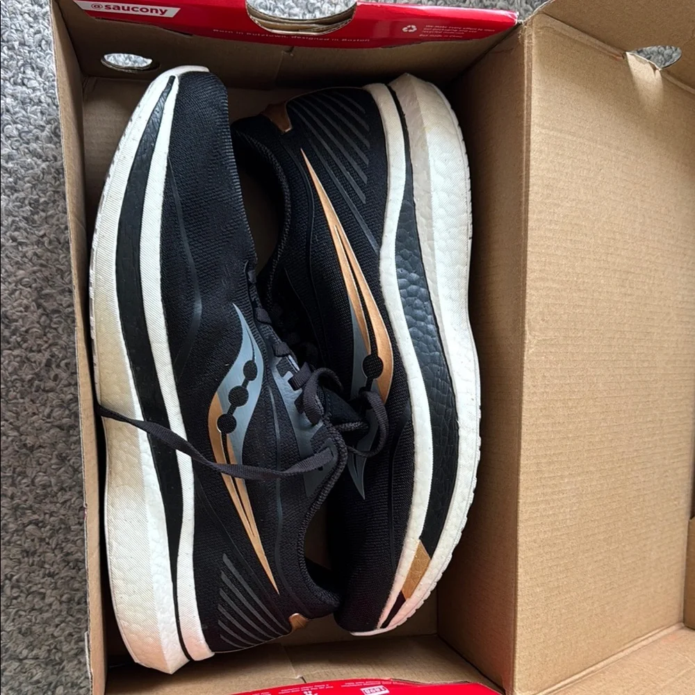 Saucony Men's Black and Copper/Gold Running Sneakers Endorphin Speed